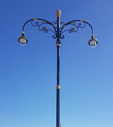 pedestrian light pole